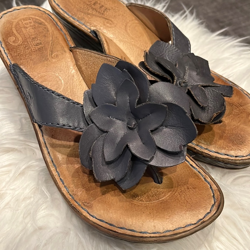 Born Charcoal Gray Flower Wedge size 9